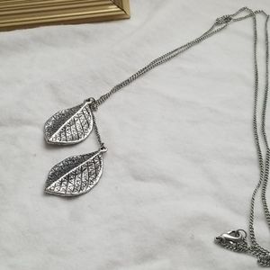 Long feather necklace